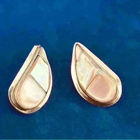 Vintage Pink Mother of Pearl Sterling Silver Earrings - Picture 5 of 5